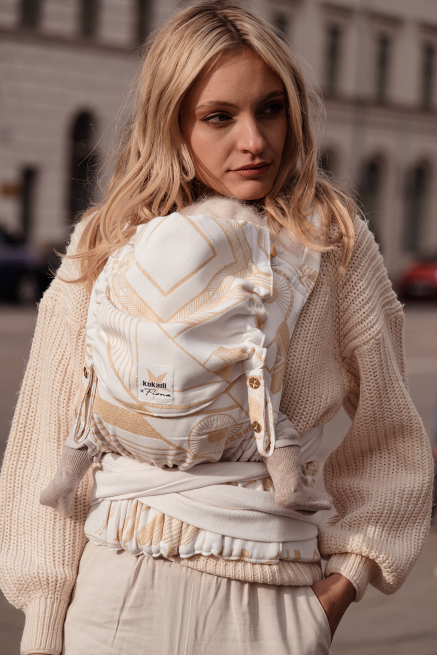 Baby Carrier Taitai Gold Treasure di Fiona Erdmann